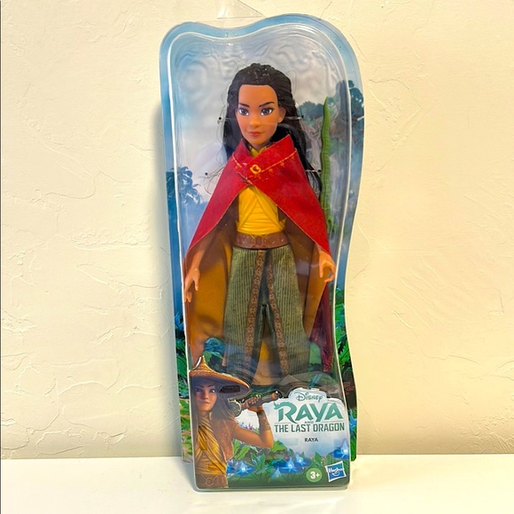 Disney Raya and the Last Dragon Doll - Picture 1 of 8